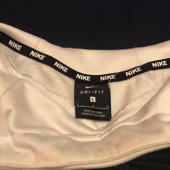 Nike SWOOSH hoodie (basketball) - Picture 2 of 5